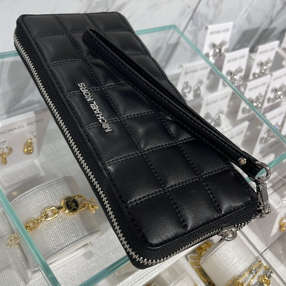 MICHAEL KORS Continental Wristlet Phone Case Wallet 
Black 
NWT - Picture 15 of 16